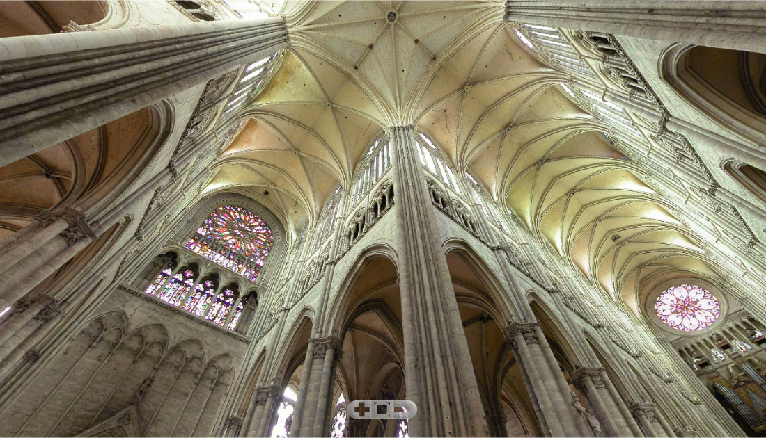 Panoramic shot of Amiens cathedral.